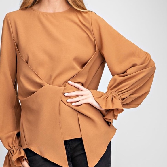 *NEW* TWIST-FRONT RUFFLE CUFF TOP - Picture 2 of 6